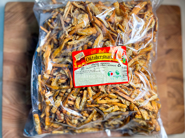 Нитка ЖАРЕНАЯ "Чеснок с зеленью" Oktobersnack 1 кг (сырный продукт) в Сарапуле