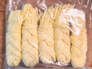 Арахис в глазури: Сырный продукт ФЕРМЕРСКИЙ коса белая