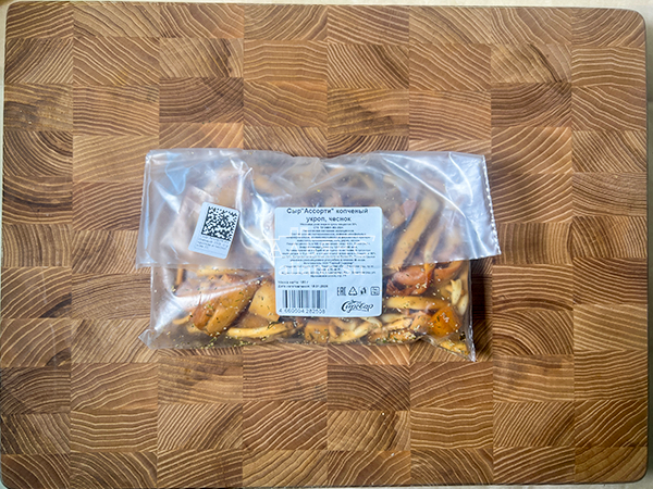 Сыр 150 гр ГОРНЫЙ СЫРОВАР (Ассорти копчёный с укропом и чесноком) в Сарапуле