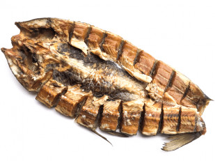 Плотва ГОСТ вяленая: Сом (бабочка) холодного копчения